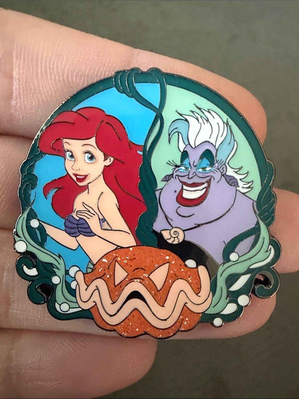 Disney Loungefly Halloween pin - Ariel and Ursula